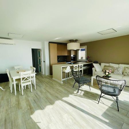 شقة La Marina2 Seaview With Amazing Terrace سيدجيس المظهر الخارجي الصورة