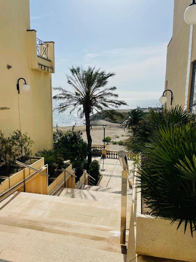 شقة La Marina2 Seaview With Amazing Terrace سيدجيس المظهر الخارجي الصورة