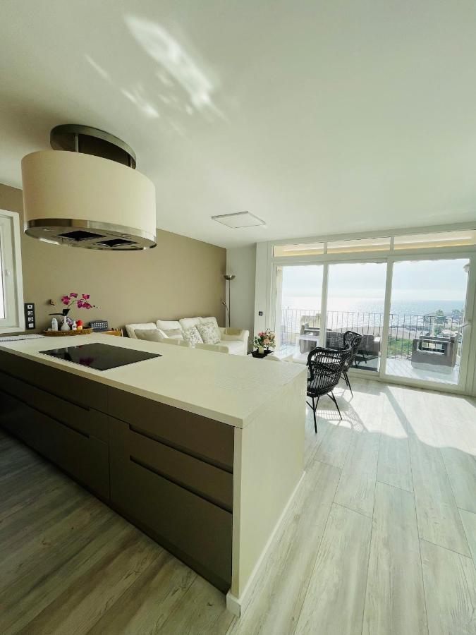 شقة La Marina2 Seaview With Amazing Terrace سيدجيس المظهر الخارجي الصورة